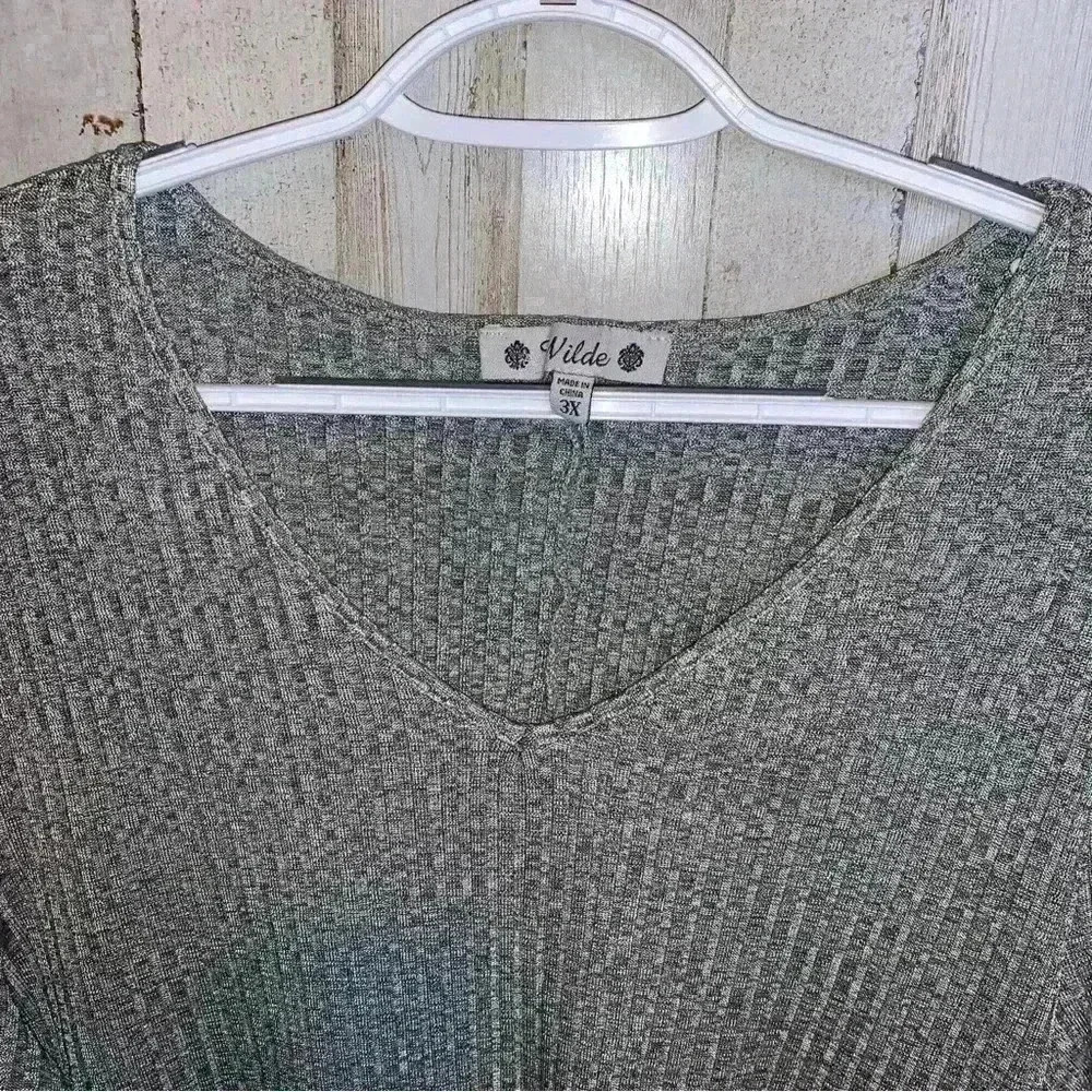 Wilde Women's Blouse 3/4 Sleeve V-neckline Blouse Size 3X - Picture 2 of 15